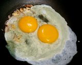 Foto langkah ke 2 dari resep Telur Masak Kecap.
