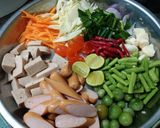 รูปขั้นตอนการทำที่ 1 ของ ตำไส้กรอก หมูยอ
