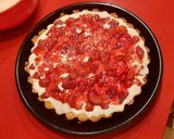 Foto del paso 4 de la receta: Tarta de frutillas, crema y dulce de leche