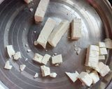 A picture of step 1 of Matar paneer.