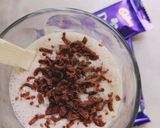 A picture of step 3 of Thick Chocolate Lassi.