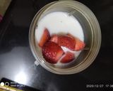 સ્ટ્રૉબેરી મિલ્ક શેક(Strawberry Milkshake Recipe in GujArati) રેસીપી સ્ટેપ2ફોટો