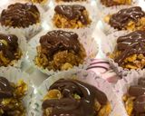 Foto del paso 6 de la receta: Trufas de cereal, miel y chocolate