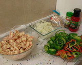 Foto del paso 3 de la receta: Ensalada templada de pasta farfalle rossa y salteado de verduras al wok