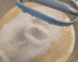 Krémes- túrós cseresznyés muffin recept fázis 1 fotója