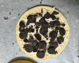 Gambar langkah 3 resipi S'mores Pizza.