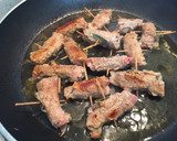 Foto del paso 4 de la receta: Puré de patatas con rollitos de carne y bacon