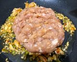A picture of step 2 of Spicy Basil Ground Pork and Chicken.