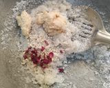 रोज़ एंड कोकोनट स्वीट (Rose and coconut sweet recipe in hindi) रेसिपी चरण 2 फोटो