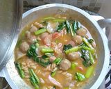 Foto langkah ke 4 dari resep Seblak pentol cemilan sore 4 bahan no ribet.