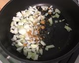 Une image de l'étape 4 de Tagliatelles aux sardines, poivron rouge et persil.