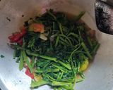 Foto langkah ke 3 dari resep Tumis Kangkung.