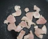Foto langkah ke 2 dari resep Tumis ayam kubis.