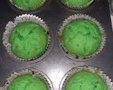 A picture of step 4 of Green Velvet Cupcakes.