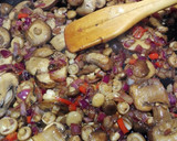 Foto del paso 4 de la receta: Ensalada de pechuga de pato con setas en escabeche