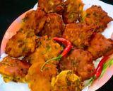ধনেপাতা ও পোস্তোর পকোরা (Dhonepata & Posto Pokora Recipe In Bengali) রেসিপির ধাপ 3 ছবি