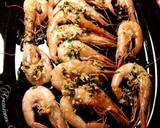 Foto del paso 6 de la receta: Gambas tostadas con aliño de aceite con ajos y perejil