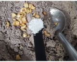 A picture of step 4 of Ragi ladoo.