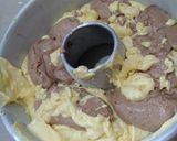 Foto langkah ke 7 dari resep Marmer Cake.