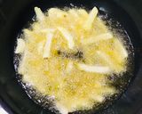A picture of step 7 of Chicken buffalo burger meal.