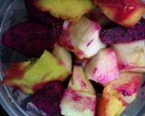 Foto langkah ke 3 dari resep Salad buah #berburucelemekemas #revolusi2019.