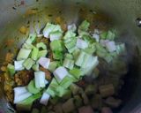 Foto del paso 9 de la receta: Sopa de verduras con pencas de coliflor y jarrete de cordero
