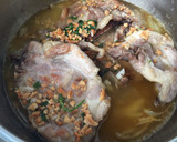 Foto del paso 4 de la receta: Chuletas de cerdo con frutos secos en salsa