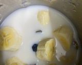 A picture of step 4 of Banana Smoothie.