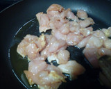 Foto del paso 4 de la receta: Pollo salteado con verduras al jengibre y salsa de ostras