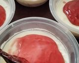 Foto langkah ke 4 dari resep Strawberry Cheesecake in Cup (No Bake).