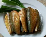 Hình bước làm 2 của món Cá nục Chiên cà ry