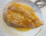 Foto del paso 2 de la receta: Pechuga de pollo empanada al limón