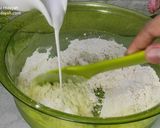 Foto langkah ke 1 dari resep Stik Bawang Renyah.