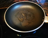 Foto del paso 4 de la receta: Pancakes con hojas de cebolletas y zanahoria sin gluten