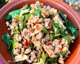 รูปขั้นตอนการทำที่ 5 ของ กะเพราหมูไก่สับ เพื่อสุขภาพ
