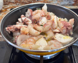 Foto del paso 6 de la receta: Arroz meloso de pulpo y gambones al ajillo