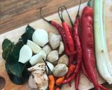 Foto langkah ke 1 dari resep Tom Yum Seafood.