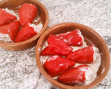 Foto del paso 4 de la receta: Pimientos del piquillo rellenos de carne y queso finas hierbas
