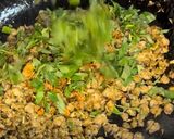 A picture of step 5 of Vietnamese Baby Clams w/ Rice Crackers| Hến Xúc Bánh Đa.