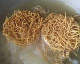 Gambar langkah 2 resipi Yee mee kicap wantan sup simple sesangat.