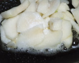 Foto del paso 4 de la receta: Hojaldre de peras y queso azul