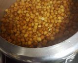 A picture of step 1 of Kale chana ka khatta (Mahani).
