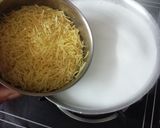 A picture of step 2 of Vermicelli Kheer.