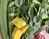 Foto langkah ke 1 dari resep Sayur Bening Daun Katuk.