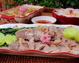 Hình bước làm 2 của món Lưỡi heo luộc chấm mắm gừng