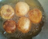 A picture of step 4 of Chicken keema stuffed cheesy potato balls.