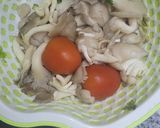 Hình bước làm 1 của món Canh chua nấm bào ngư