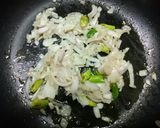 A picture of step 1 of Anda palak bhurji.