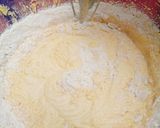 A picture of step 6 of Milky Vanilla cupcakes.