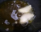 A picture of step 12 of Half Moon chicken samosa.